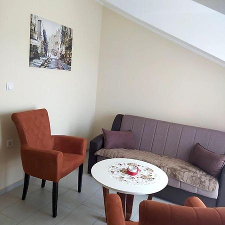 Apartmani Popovic V&A Tivat Exteriör bild