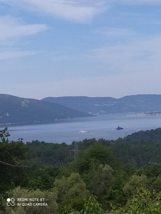 Apartmani Popovic V&A Tivat Exteriör bild