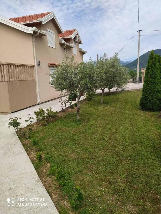 Apartmani Popovic V&A Tivat Exteriör bild