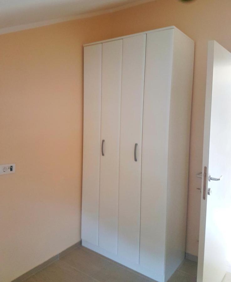 Apartmani Popovic V&A Tivat Exteriör bild