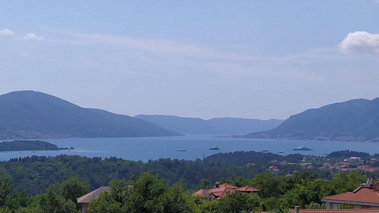 Apartmani Popovic V&A Tivat Exteriör bild