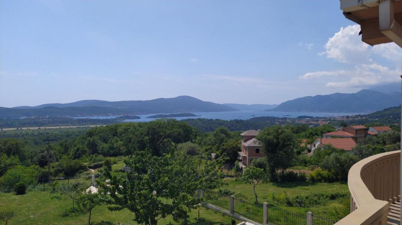 Apartmani Popovic V&A Tivat Exteriör bild