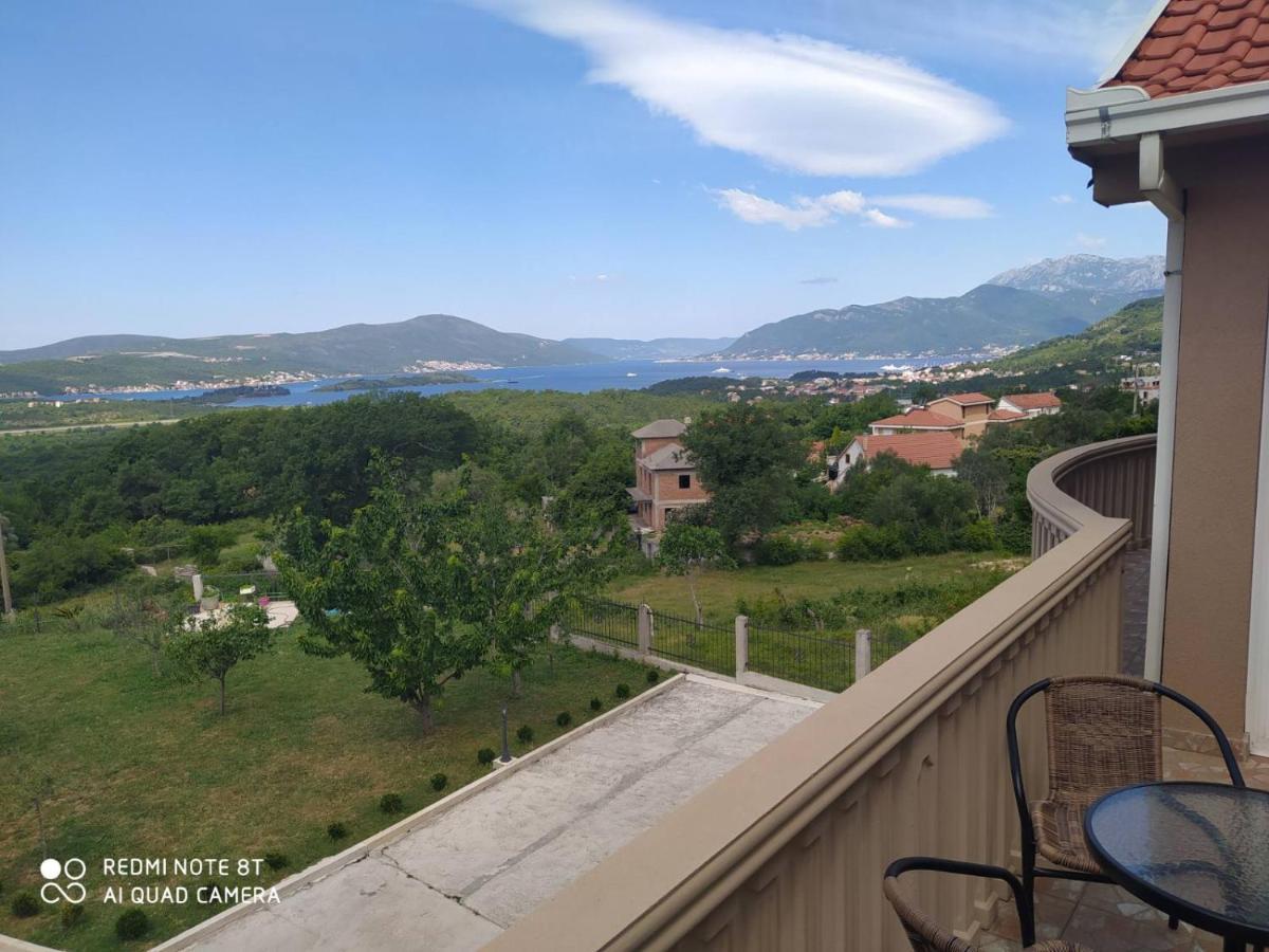 Apartmani Popovic V&A Tivat Exteriör bild